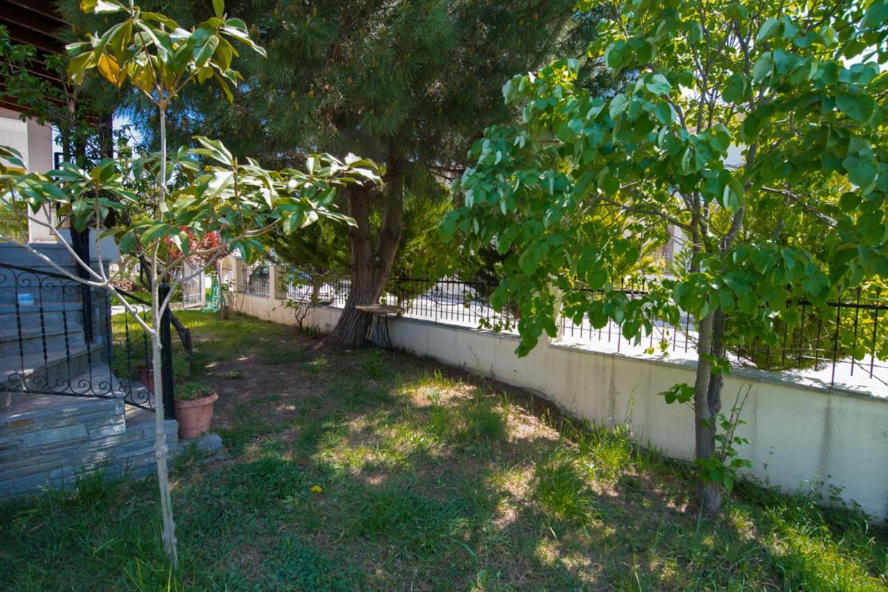 Seasidelongo Houses 1 Min From The Beach Of Nikiti Bagian luar foto
